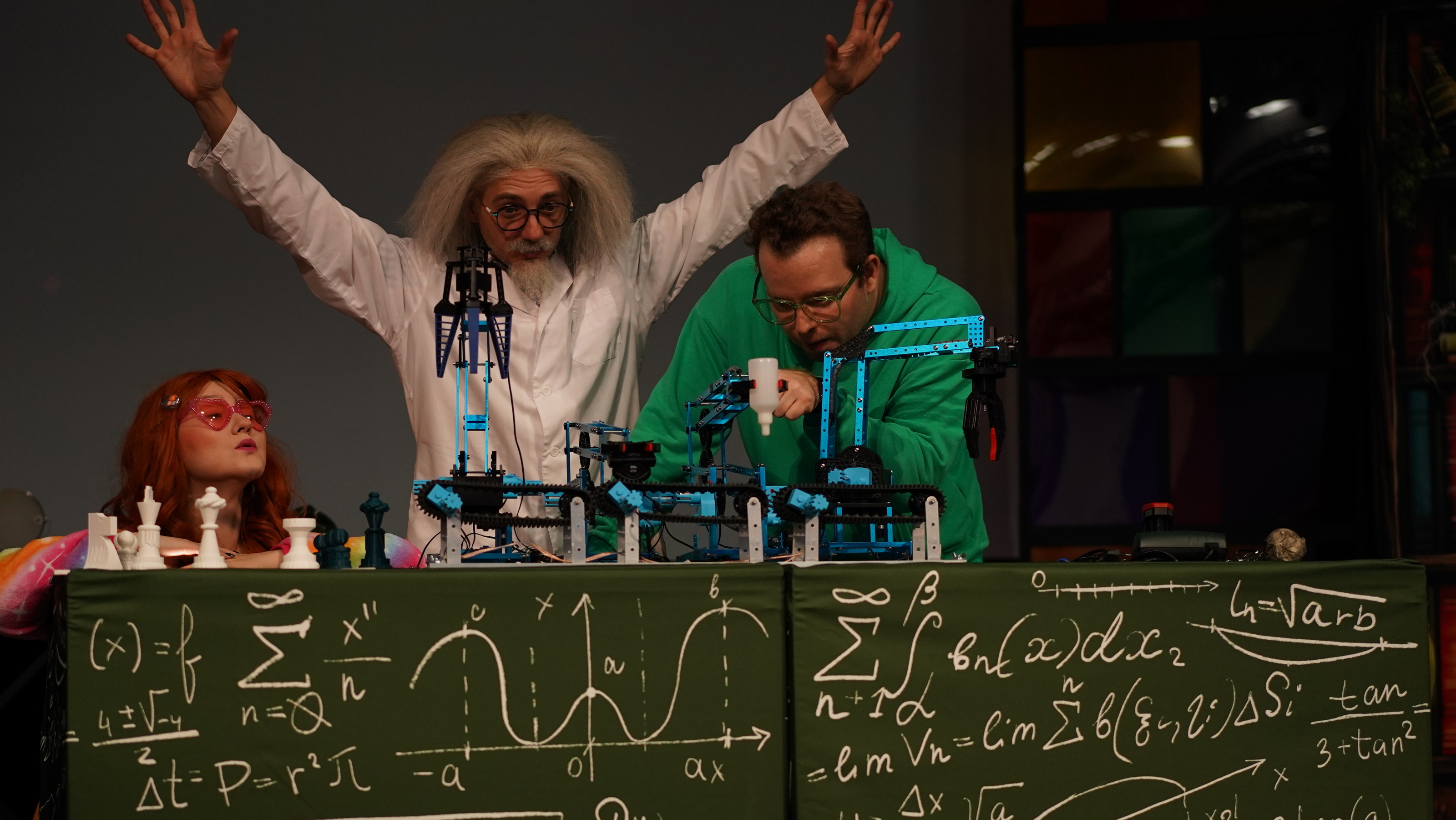 Ученая семейка и роботы