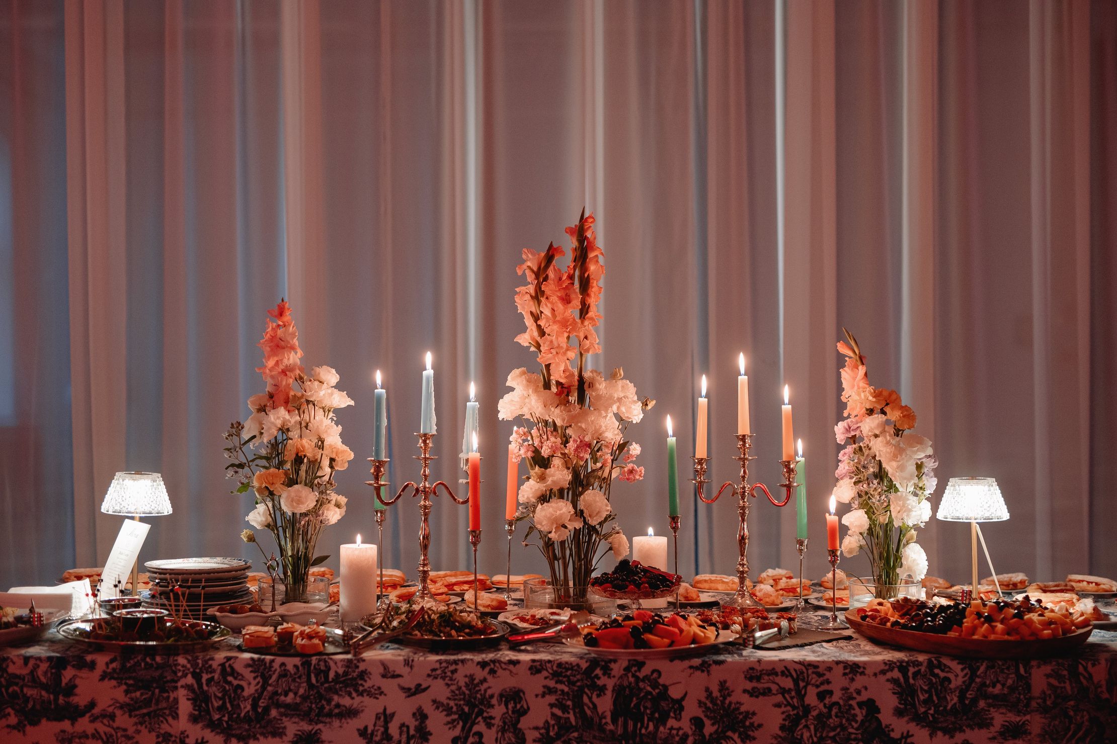 Гастро-стендап. Комедийный концерт с ужином от Шефа в старинном особняке