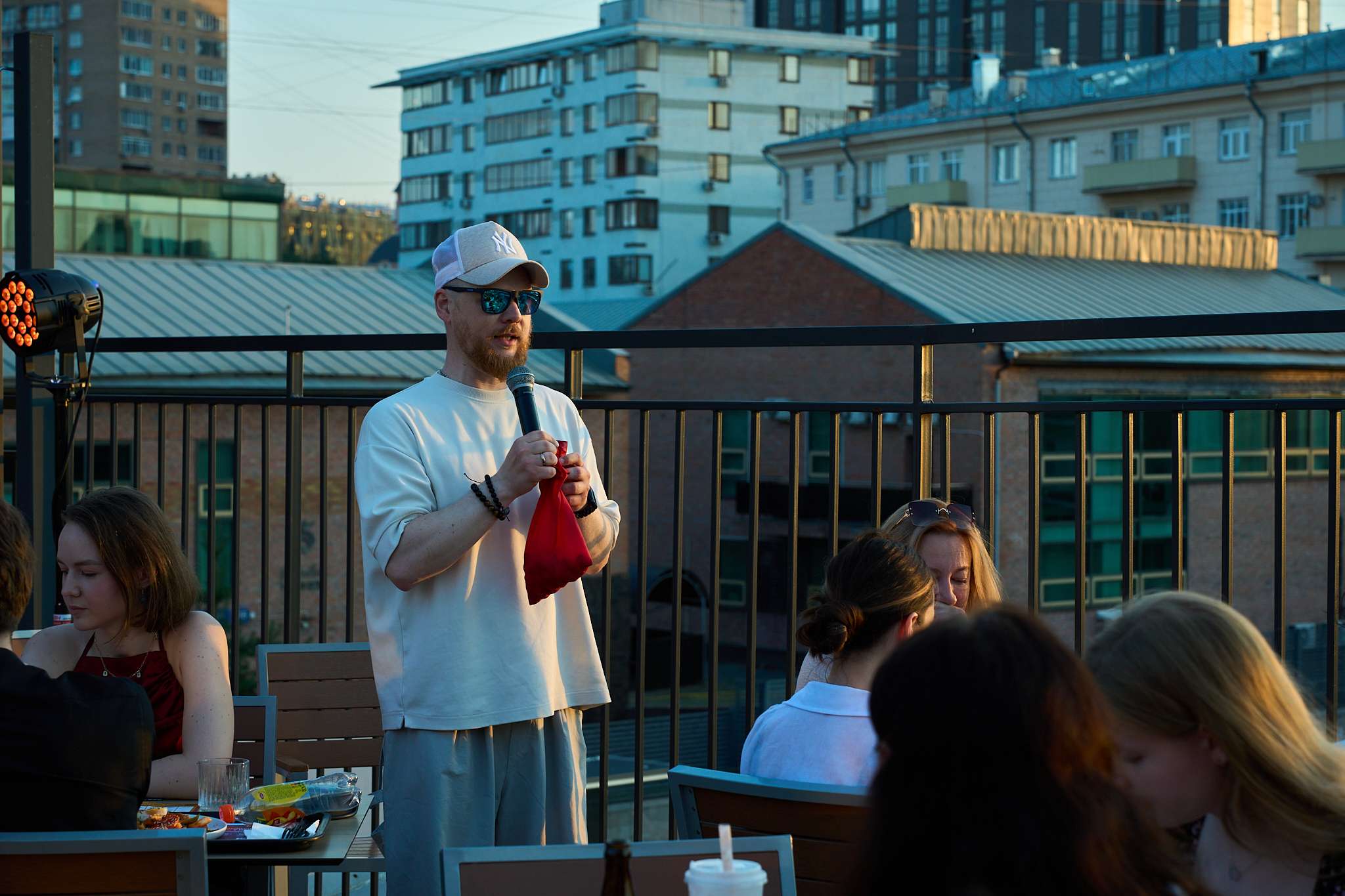 Музыкальное лото со стендап-комиком