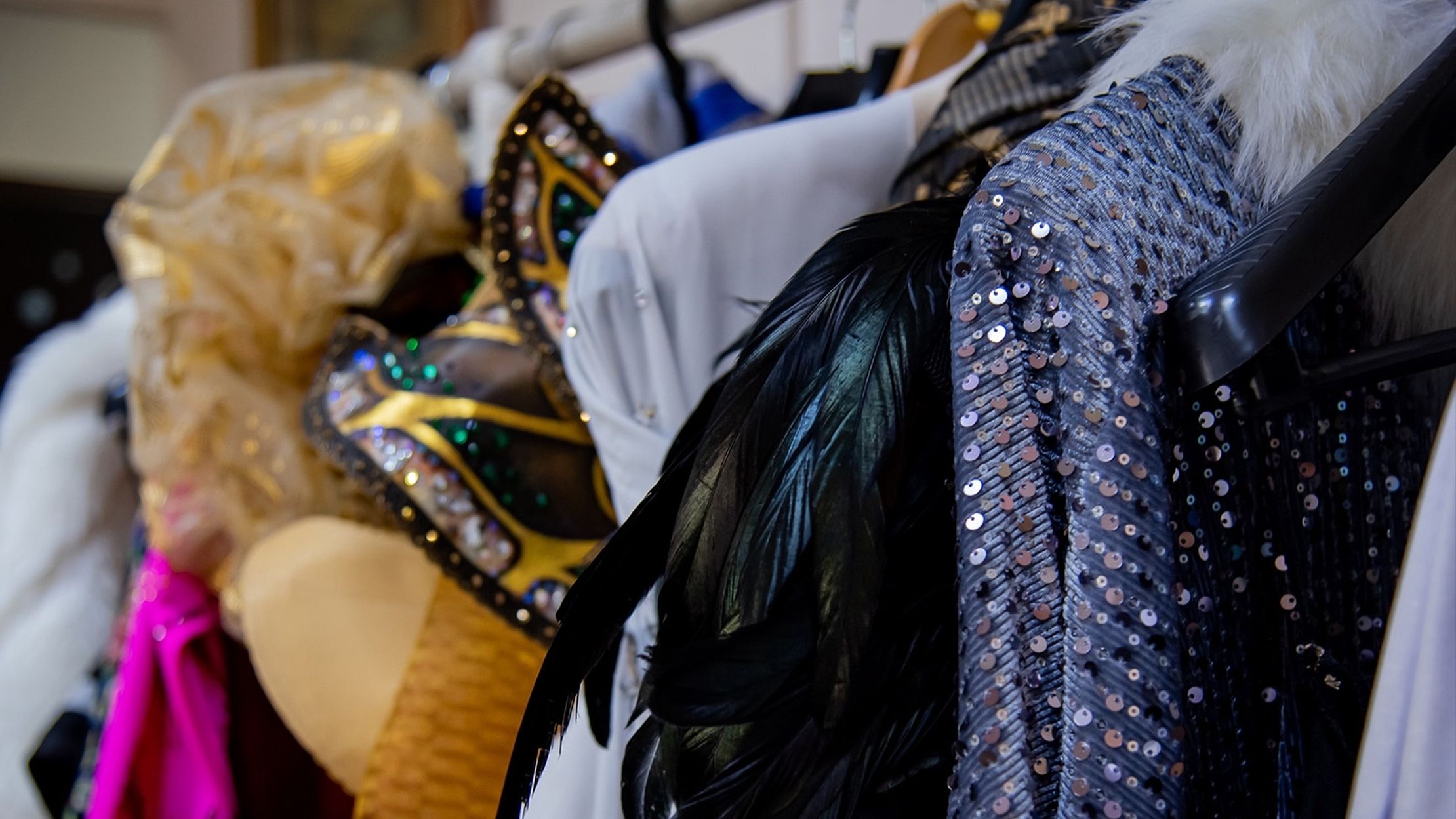 Экскурсия в костюмерный цех «От берета до корсета»