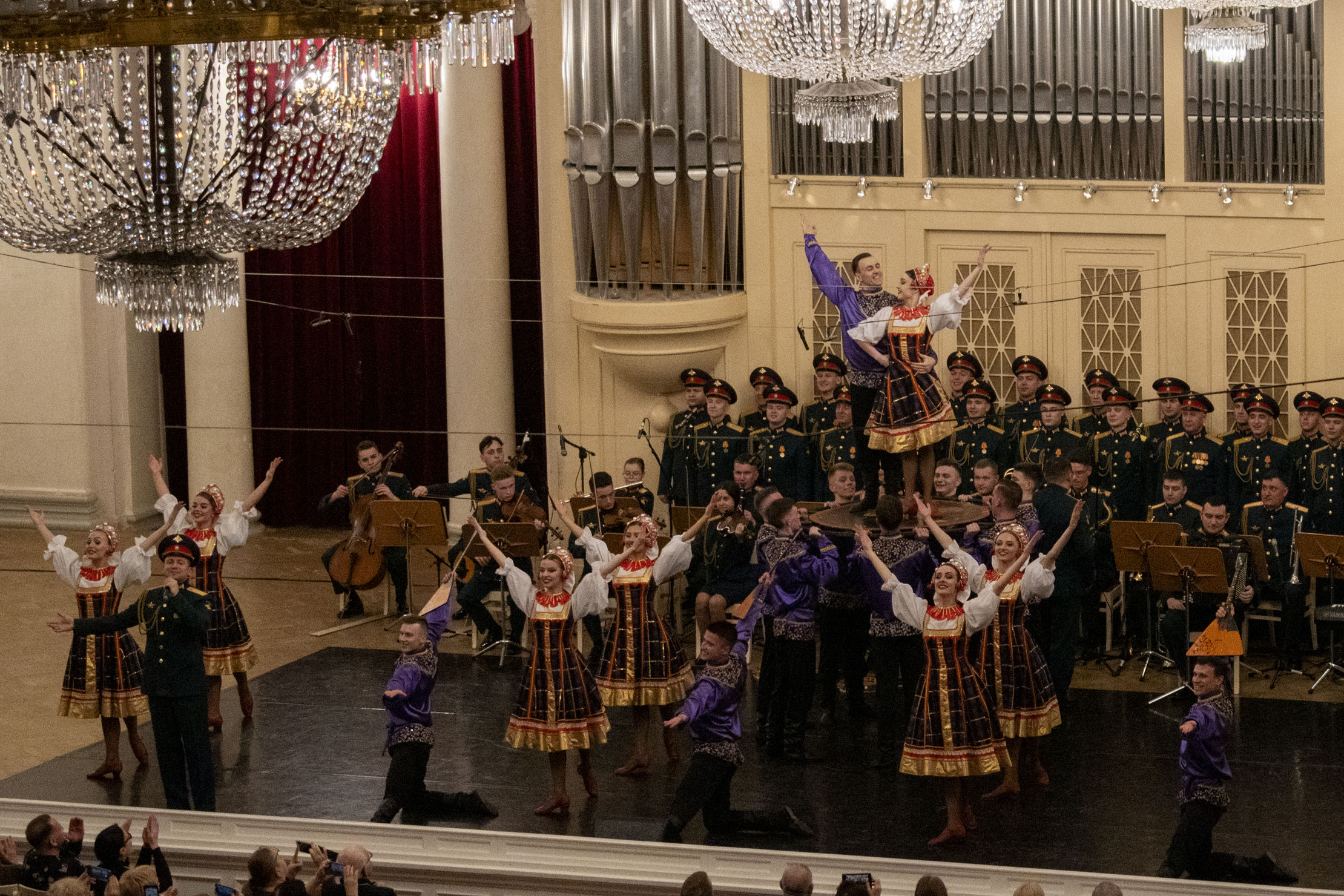 Концерт ансамбля песни и пляски Ленинградского военного округа