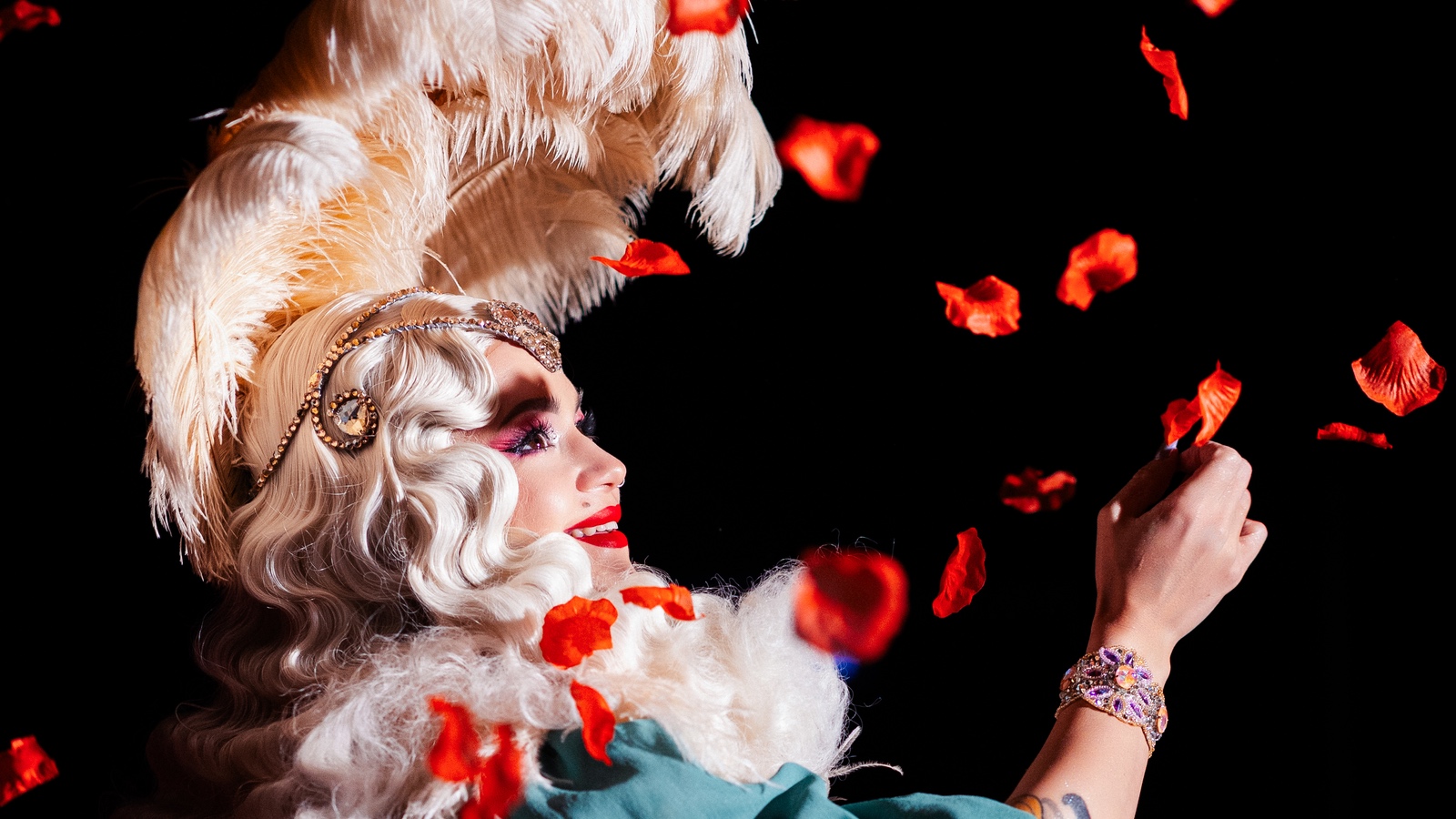 Petit Vendredi: бурлеск и классический джаз